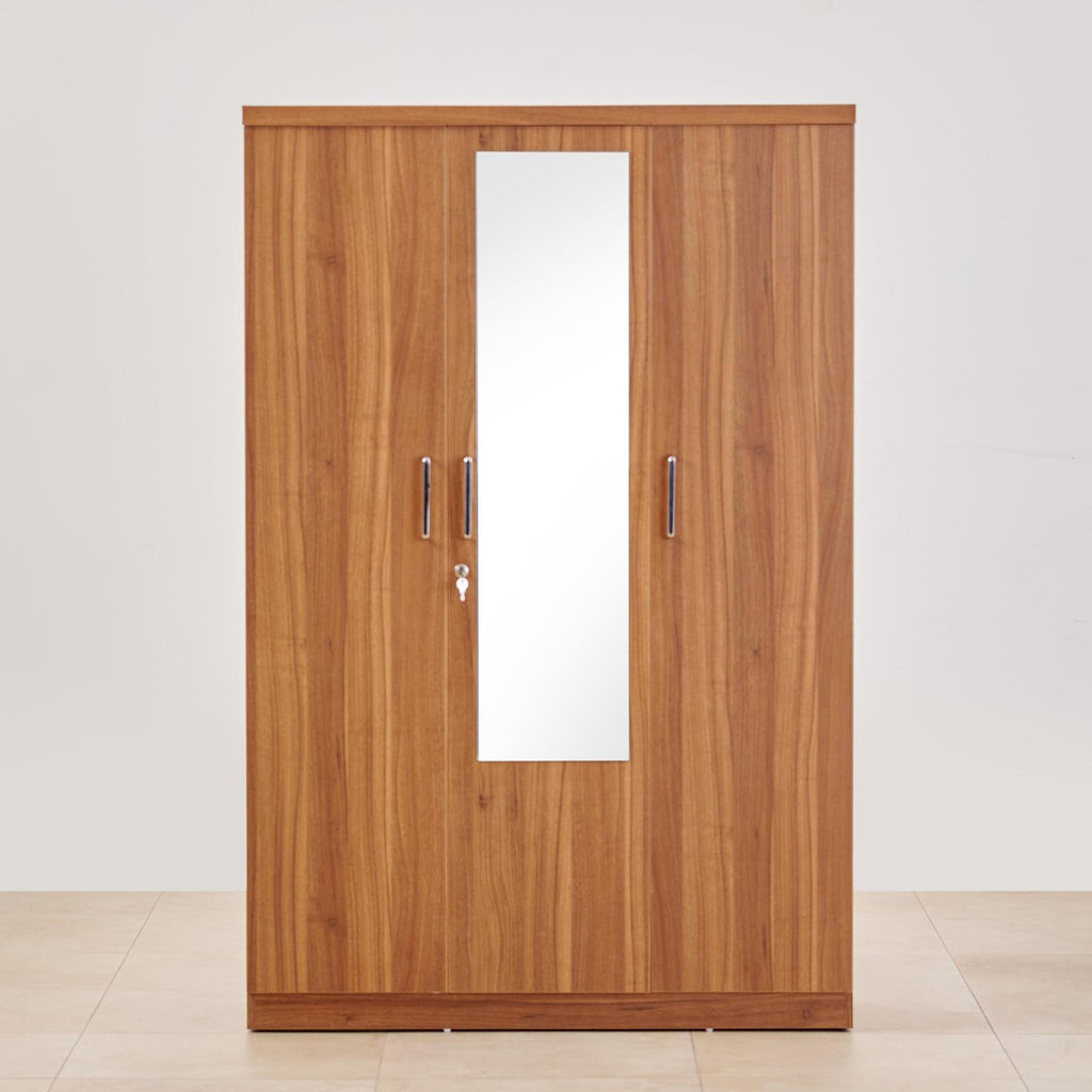 3 DOOR WOODEN CUPBOARD